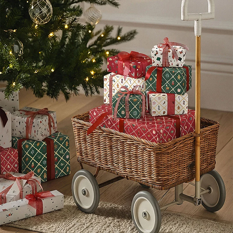 Caja de Papel de Regalo 70 cm x 5 m ¡Llega Papá Noel! - Image 2