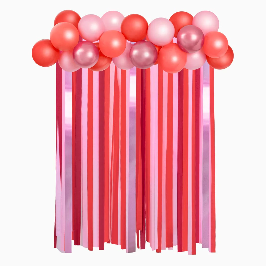 Set Arco Globos Látex y Cortina Papel San Valentín