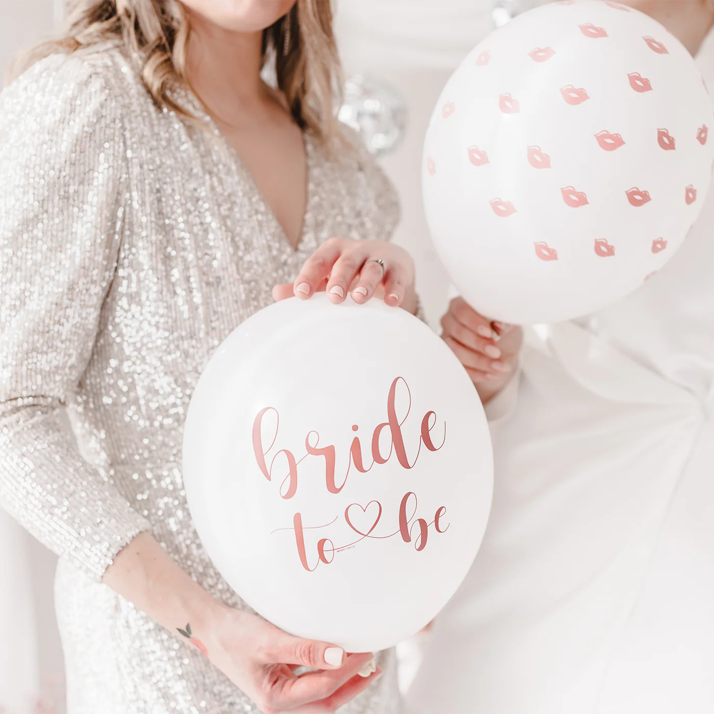 Set Globos Despedida de Soltera Látex 'Bride to be' - Image 3